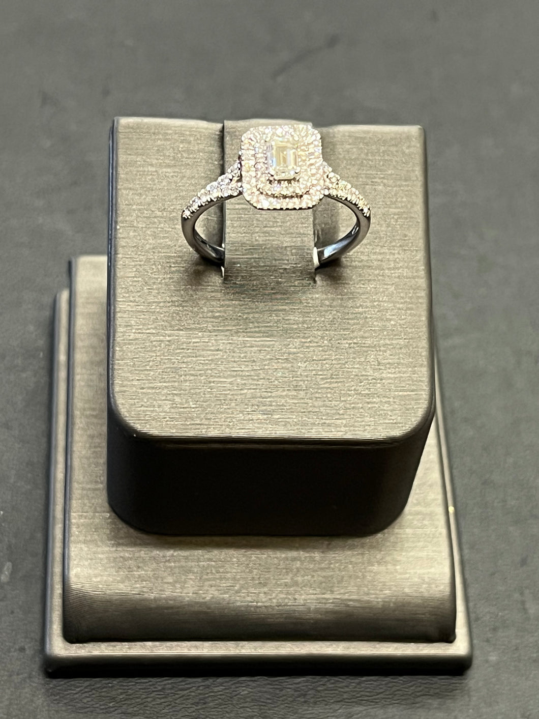 9ct White Gold Diamond Cluster Ring