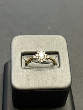 Load image into Gallery viewer, 18ct Yellow Gold Diamond Cluster Ring
