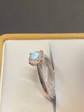 Load image into Gallery viewer, Certified 1.00 Platinum Diamond Solitaire
