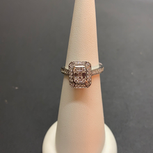 Load image into Gallery viewer, 18ct White Gold Diamond Cluster Ring
