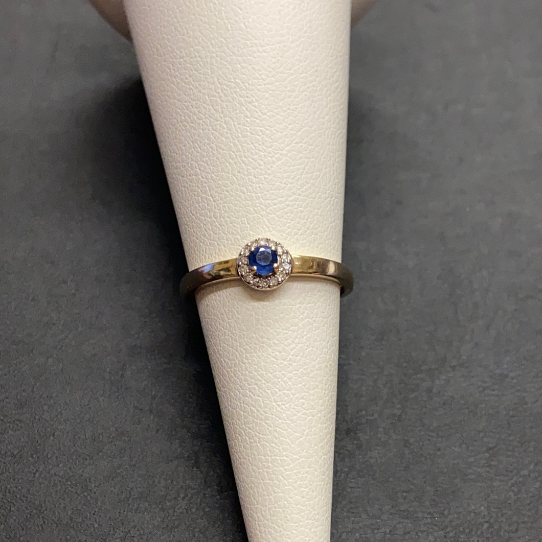 9ct Yellow Gold Sapphire & Diamond Cluster Ring Save £200