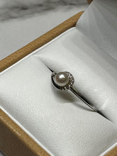 Load image into Gallery viewer, 9ct White Gold Diamond &amp; Cultured Pearl Ring

